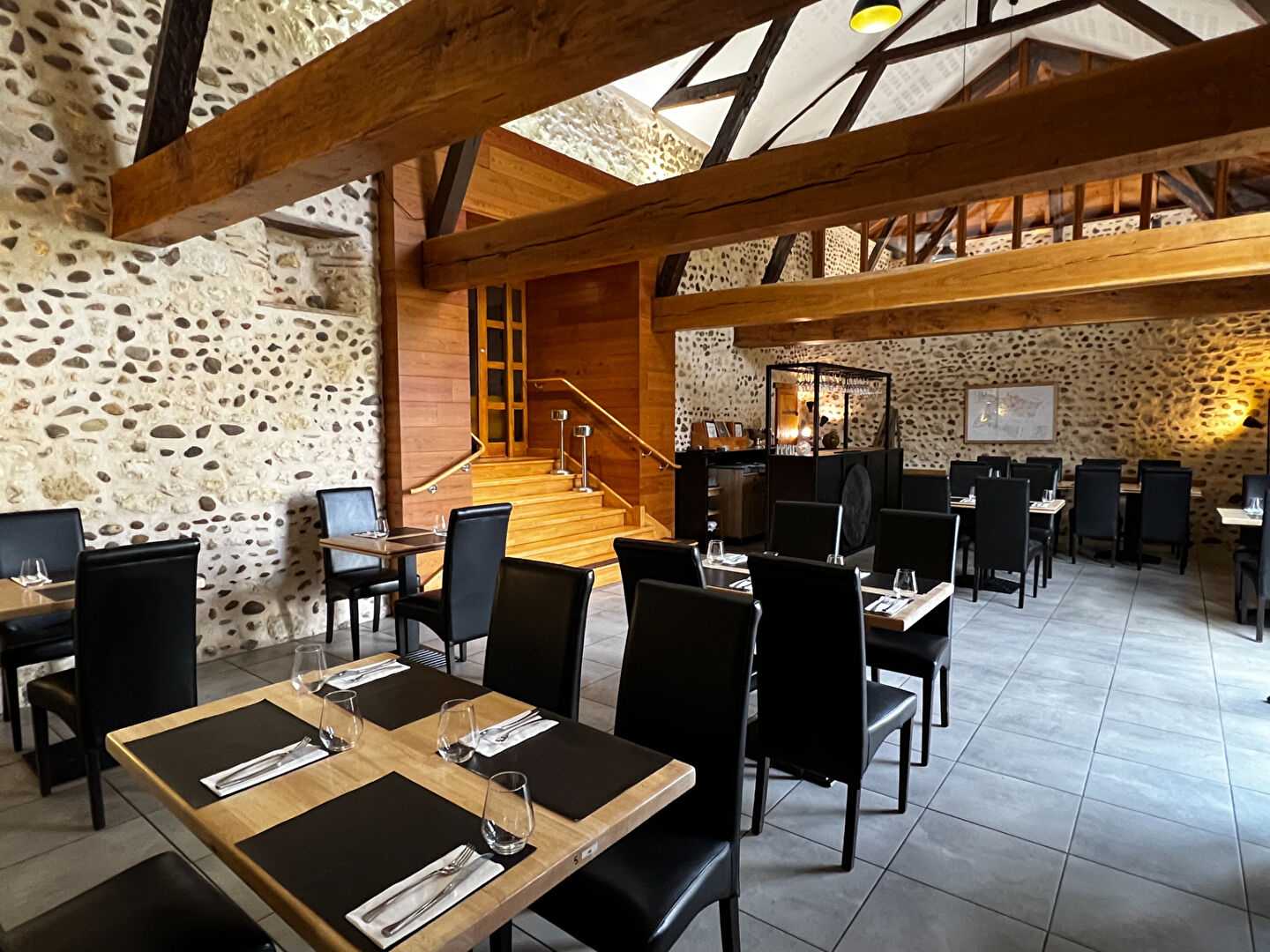 65-PYRENEES- Location communale d'un ensemble RESTAURANT-EPICERIE FINE-BAR — photo 3