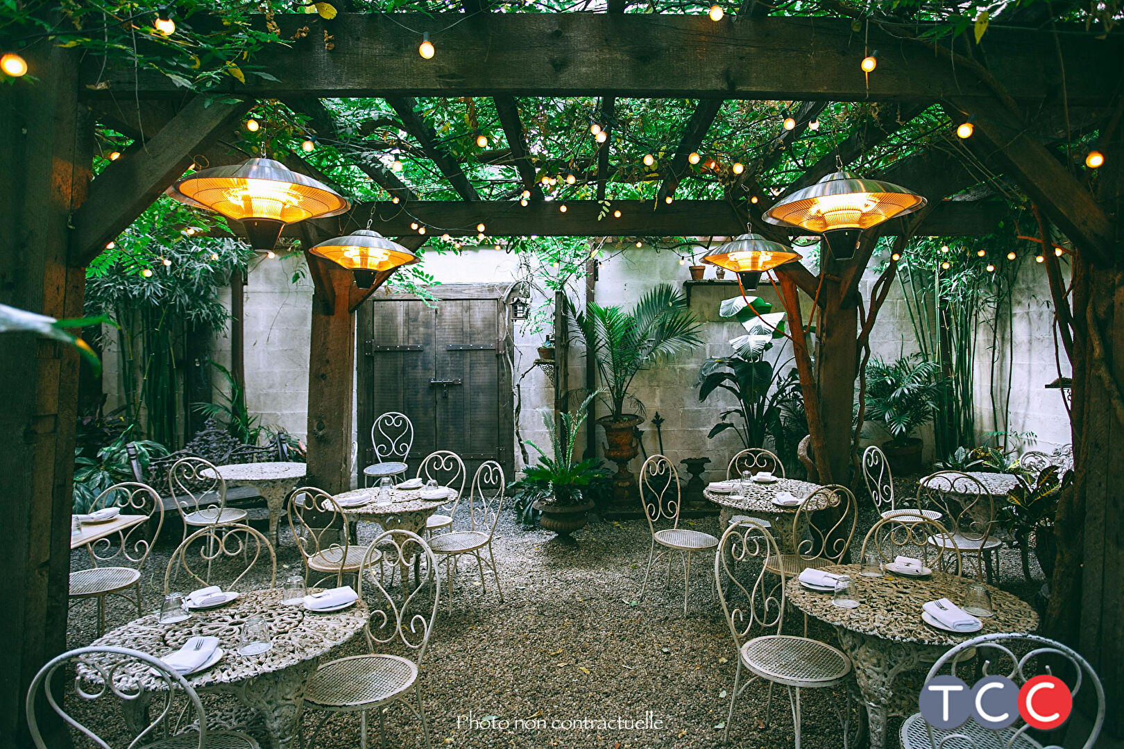 Fonds de commerce restaurant avec terrasse sur site touristique — photo 1